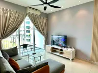 IJM Condo with Pool #Yoyo Homestay