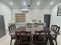 HAPPY GUEST HOUSE TAMAN COWIN NIBONG TEBAL Các khách sạn ở Parit Buntar