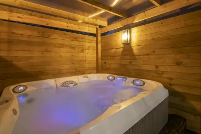 Private Hot Tub - Zen & Bubbles Hotels in Slateford