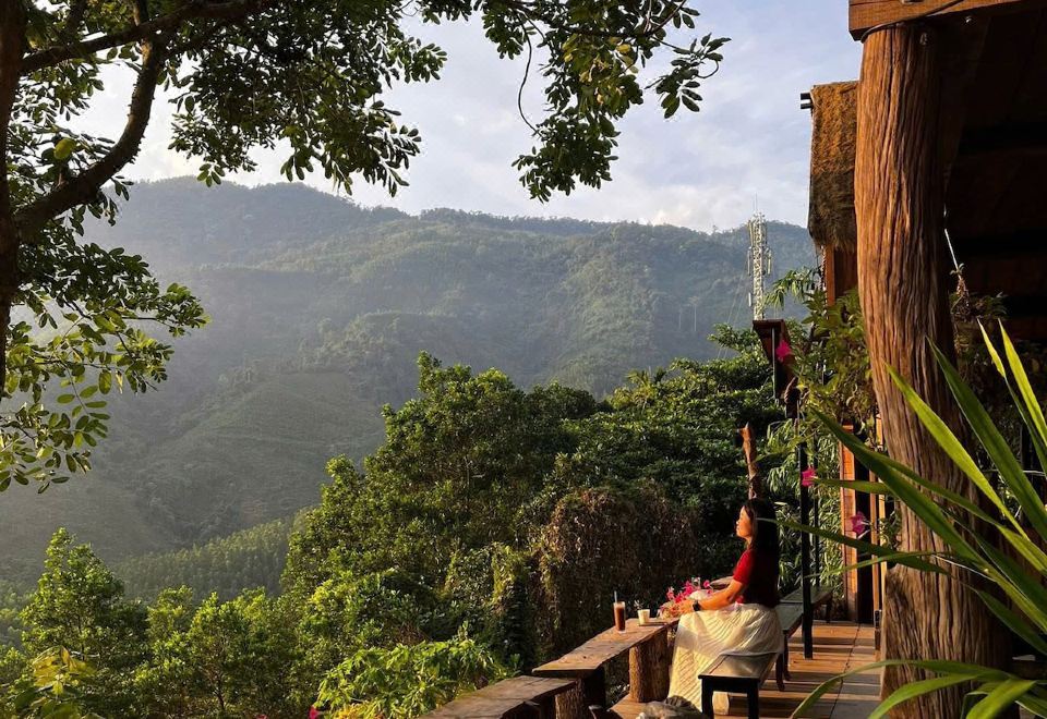 Toom Sara Village의 평화로운 자연 속 숙소 전경