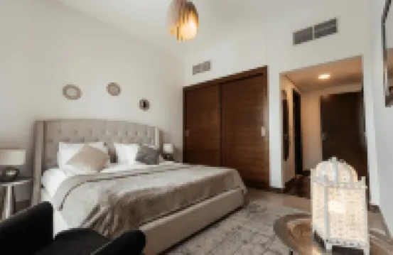 izzzi - One Bedroom Apartment, Sparkle Tower The Walk At JBR 주변 호텔