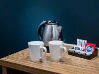 Travelodge Edinburgh Central Waterloo Place Hotels near Multrees Walk