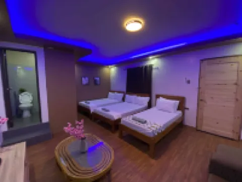 Momshie's Apartelle and Restaurant Hotels in Caba