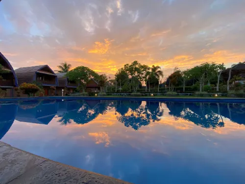 Green Orry Inn Villas & Resort Hotels in Sikur