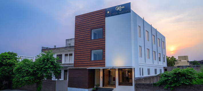 HOTEL TEN SQUARE - 5 Minutes from The Taj Mahal Hotels in Agra