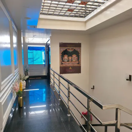 Shree Dham Palace
