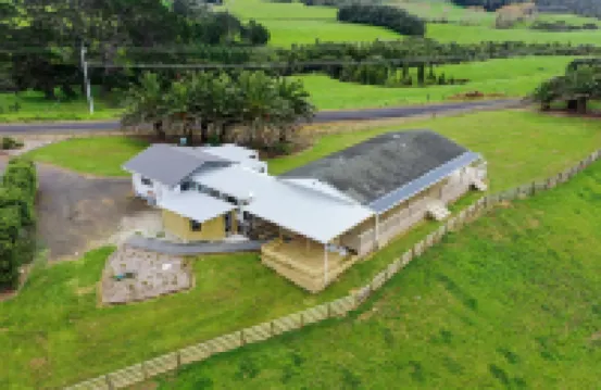 Couple Retreat with Sky Tower Views—Apartment 4 Hotels in 