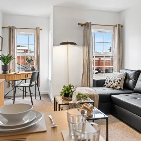 Free Parking | Families |Open plan | Contractors |