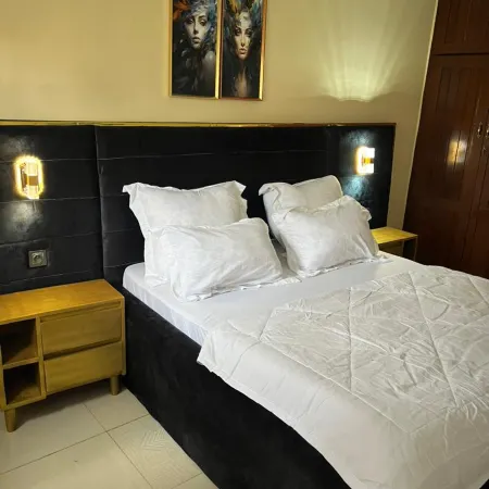 Deluxe Decor & Elegance with Balcony