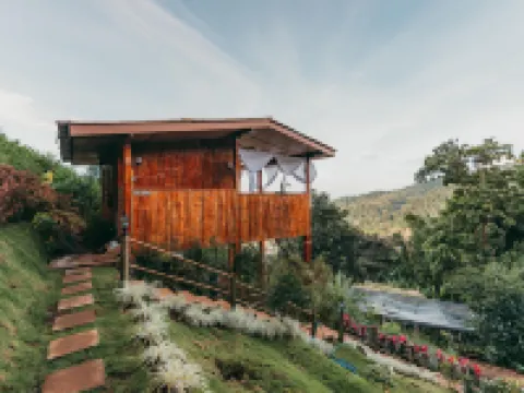 CR Farm stay Hotels in Mae Rim