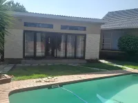 Transit Haven: 2-Bed Retreat
