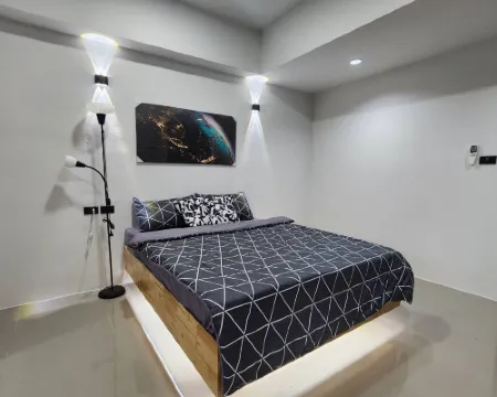 Irich residence (South Samrong) 6 Kms BTS-Pu Chao Hotels in Phra Pradaeng