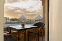 فندق بيراميدز لاند