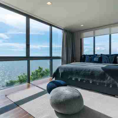 Exclusive Sandbox Beachfront Villa Rooms