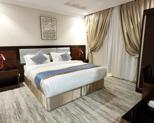 Al-Fursan United Hotel, Al-Faisaliah Hotel in zona Centro Commerciale N2 Mall