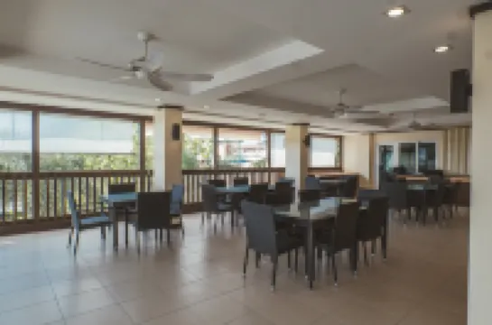 พิงค์ เรสซิเดนซ์ ฉลอง