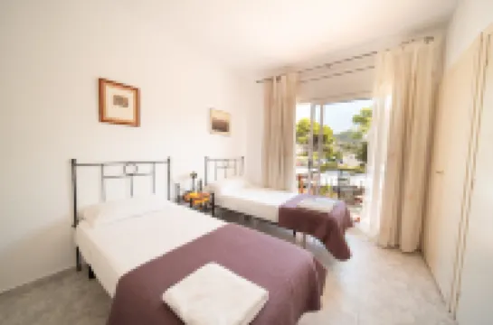 シッチェス ビーチ ホスタル