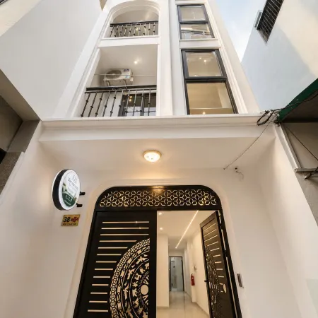 Dreamora Serenity Hotel & Residence Отели рядом с достопримечательностью «Озеро Truc Back»