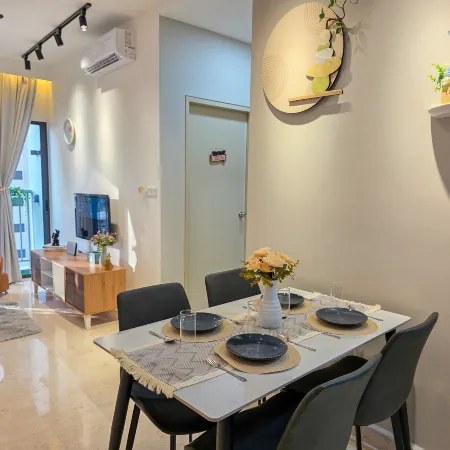 Traders Park Family Suite @C180 | 2R2B | 4Pax
