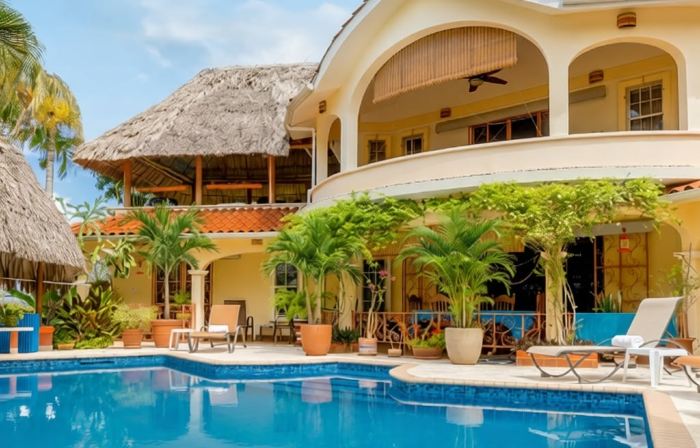 Villa Attalea – San Ignacio Villa with Infinity Pool
