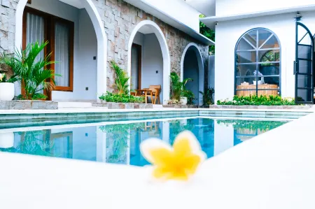 Villa Koura Kuta Отели рядом с достопримечательностью «Karma Spa at Karma Jimbaran»