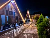 penginapan omah kampung Hoteles en Sewon