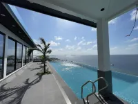 iCom Blue Sea View