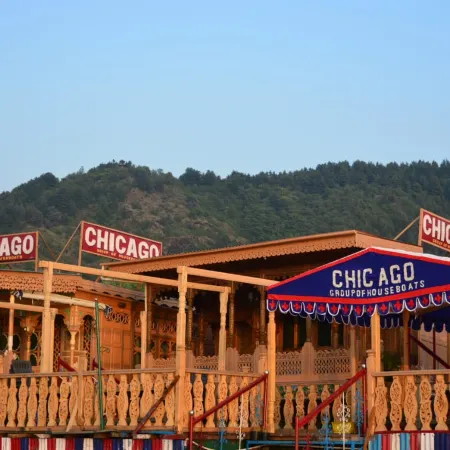Chicago Group of Houseboats
