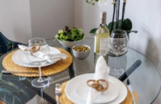 Beautifully Modern 1-Bed Apt w/ Free Gym & Parking