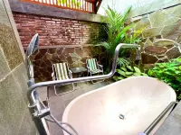 Nglaras Resort Yogyakarta - Hot Tub