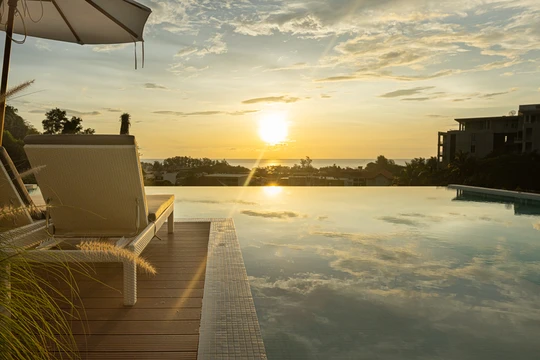 รูปภาพของStylish Apartment with Scenic Rooftop Pool