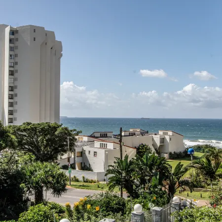 Elegant 2BR Oceanview Apartment Umhlanga | Pool & Beach