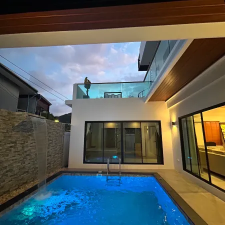 Luxury 4BR Private Pool Villa + Sunset Rooftop