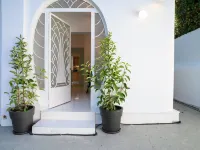 Seclusion, Privacy and 2 bedroom Luxury in Glyfada Hotels in Glyfada