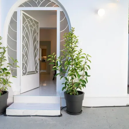 Seclusion, Privacy and 2 bedroom Luxury in Glyfada