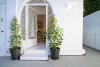 Seclusion, Privacy and 2 bedroom Luxury in Glyfada
