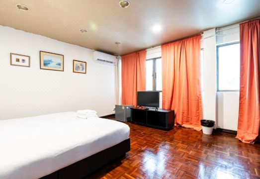 Stay On Sukhumvit Soi 11