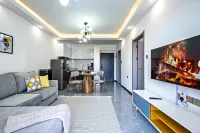 Nairobi Serviced Apartment; 1 Bedroom with Gym, Pool, Large Outdoor Balcony & City Views - Bintang 2
