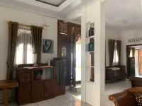 Arwaga Homestay - parking