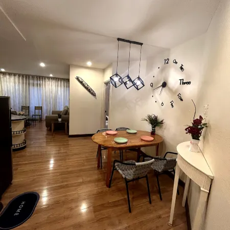 Riverbank Suites 408