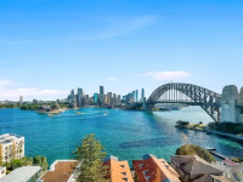 Sydney's Landmark Views from Luxury 2Bd Apt Hotels in Kirribilli