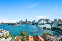 Sydney's Landmark Views from Luxury 2Bd Apt Hotels in Kirribilli