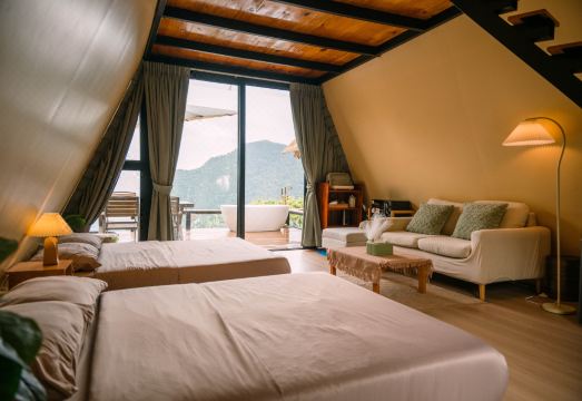 Manmok phahee Hotel Overview