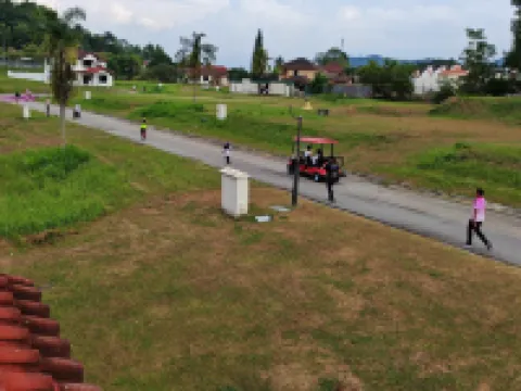 A'Famosa Comfy Villa Lakeside View with private pool Hotels in Pegoh