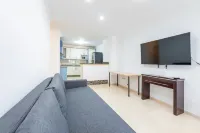 Spain Breaks - 2 bed family apartment Benalmádena with pool, Airco, WiFi