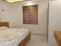 3houseapart