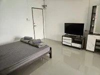 Beston Apartment Hemaraj - balcony