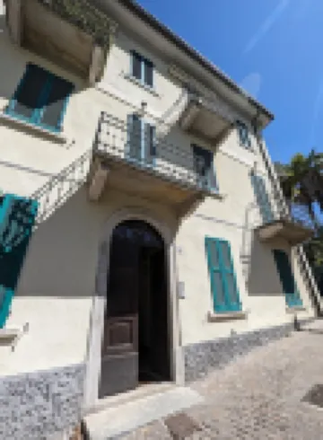 La Dolce Vita - Cozy Mansard in Historic Stresa