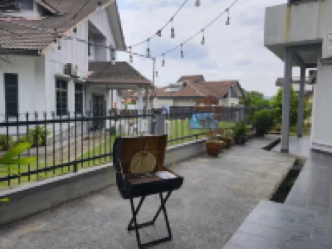 Together Hideaway Cheras 22pax 5R4B KTV, BBQ, ARCADE GAMES Hotels in 