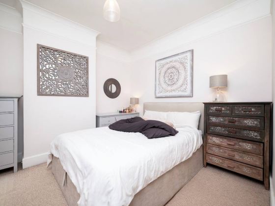 Gorgeous Spacious Garden Flat, Wood Green | BeeMyGuest